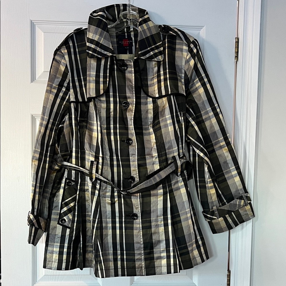 Gallery Plaid Trench Coat in Black and Cream